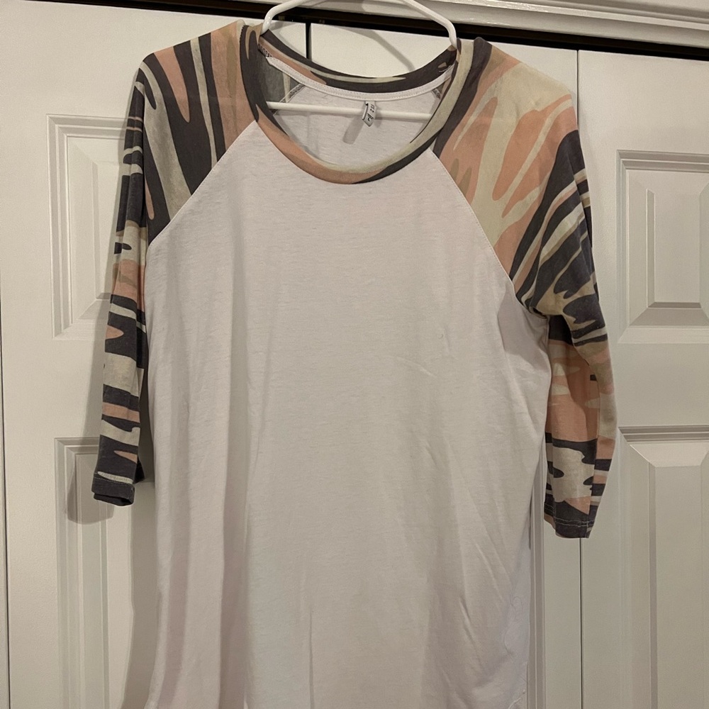 White t shirt, camo print shirts, 3/4 Sleeve